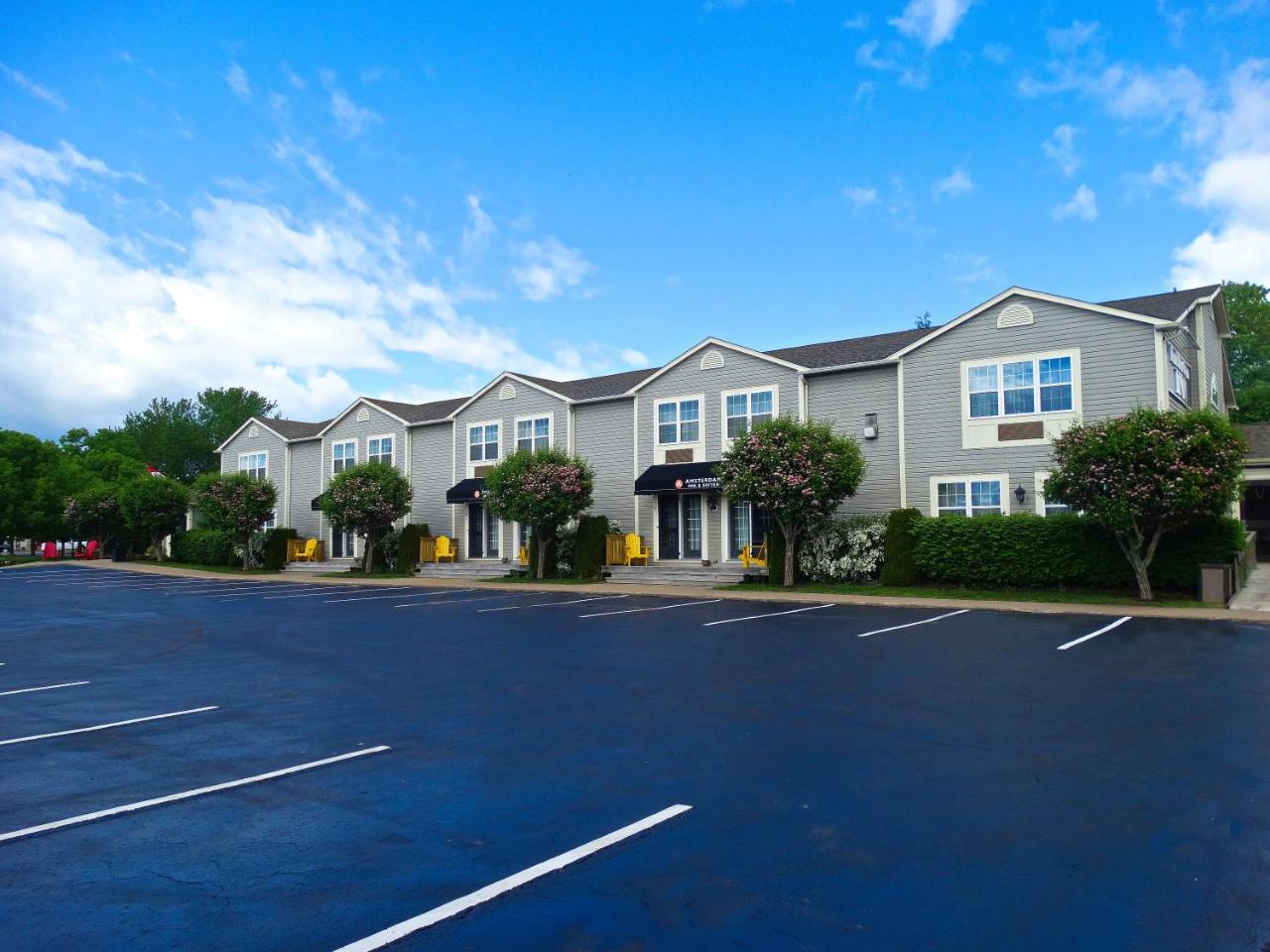 Amsterdam Inn & Suites Съсекс Екстериор снимка